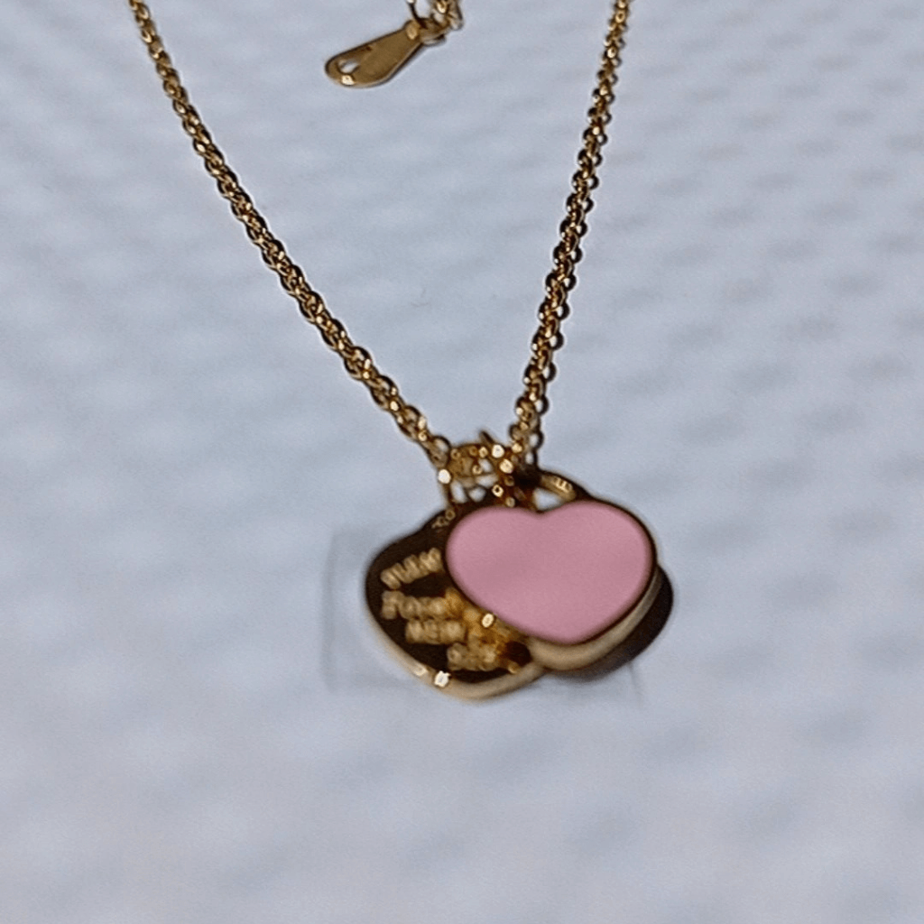 Collar Forever Love New York está elaborado en acero inoxidable