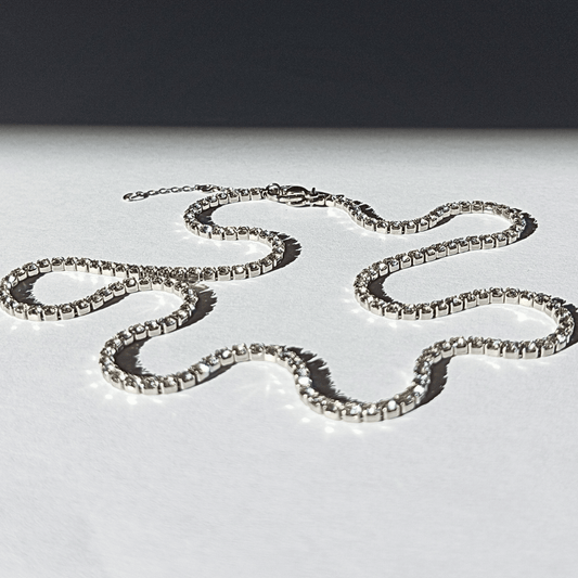 Collar Tipo Tenis con Mini Cristales y Acero Inoxidable Plateado de estilo simple Bello color gris acero y cristales de circones blancos de la joyeria de Acero hhedderich en España-8