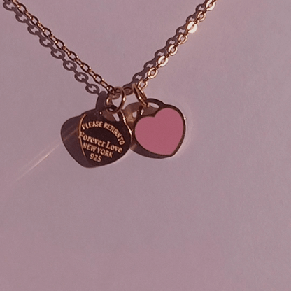 Collar Forever Love New York está elaborado en acero inoxidable