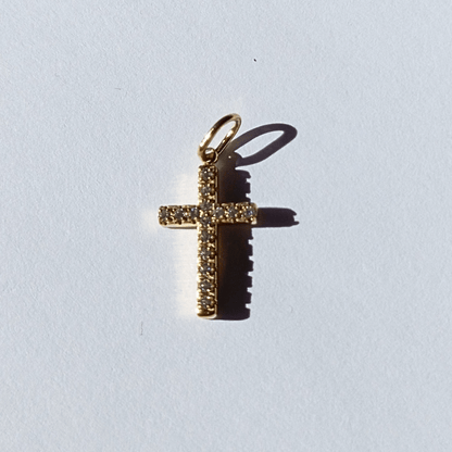 Colgante Charm Forma Cruz con Cristales blancos Acero Inoxidable Baño de Oro hhedderich