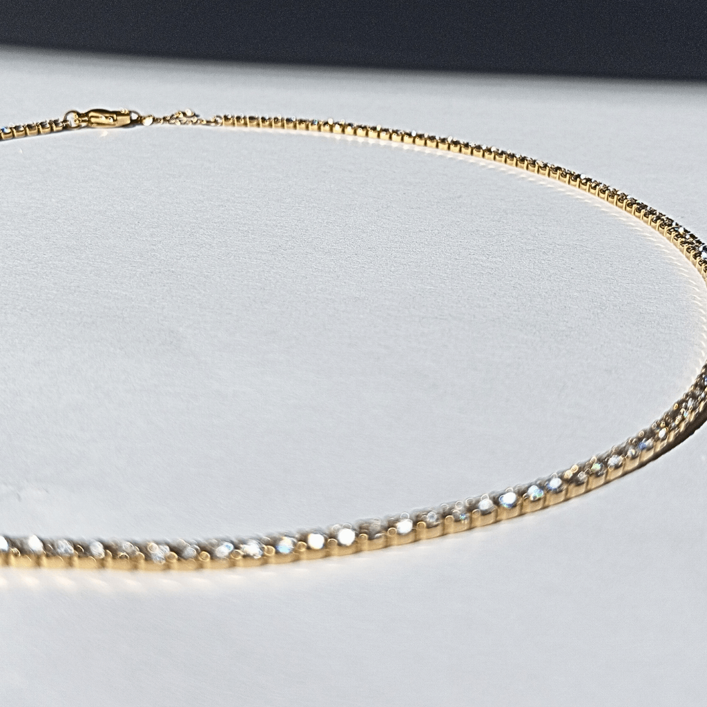 Collar Tipo Tenis con Mini Cristales y Acero Inoxidable Dorado de estilo elegante y lujo  Bello color oro de acero y cristales de circones blancos-5