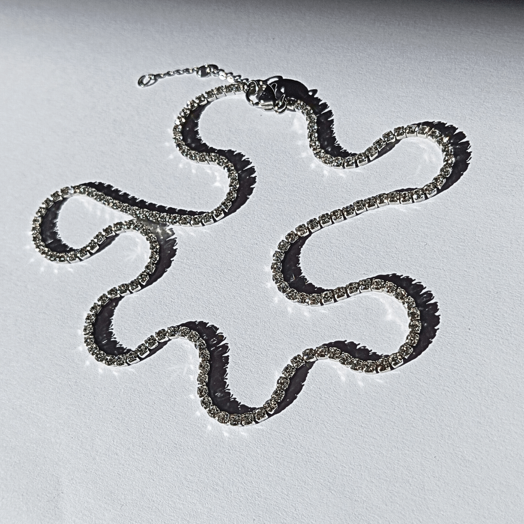 Collar Tipo Tenis con Mini Cristales y Acero Inoxidable Plateado de estilo simple Bello color gris acero y cristales de circones blancos de la joyeria de Acero hhedderich en España
-1