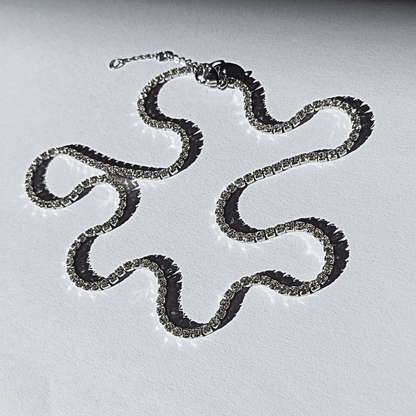 Collar Tipo Tenis con Mini Cristales y Acero Inoxidable Plateado de estilo simple Bello color gris acero y cristales de circones blancos de la joyeria de Acero hhedderich en España
-1