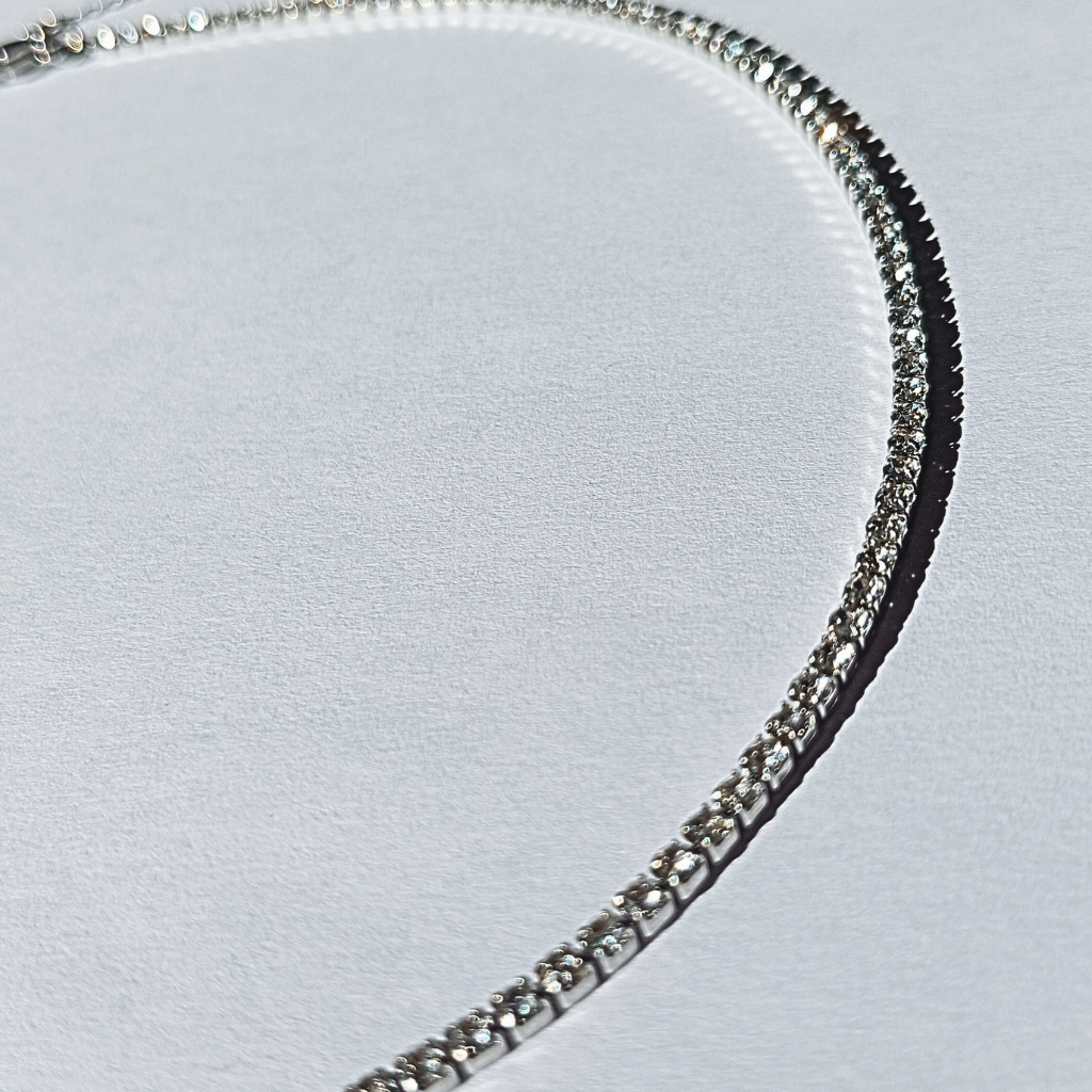 Collar Tipo Tenis con Mini Cristales y Acero Inoxidable Plateado de estilo simple Bello color gris acero y cristales de circones blancos de la joyeria de Acero hhedderich en España-2