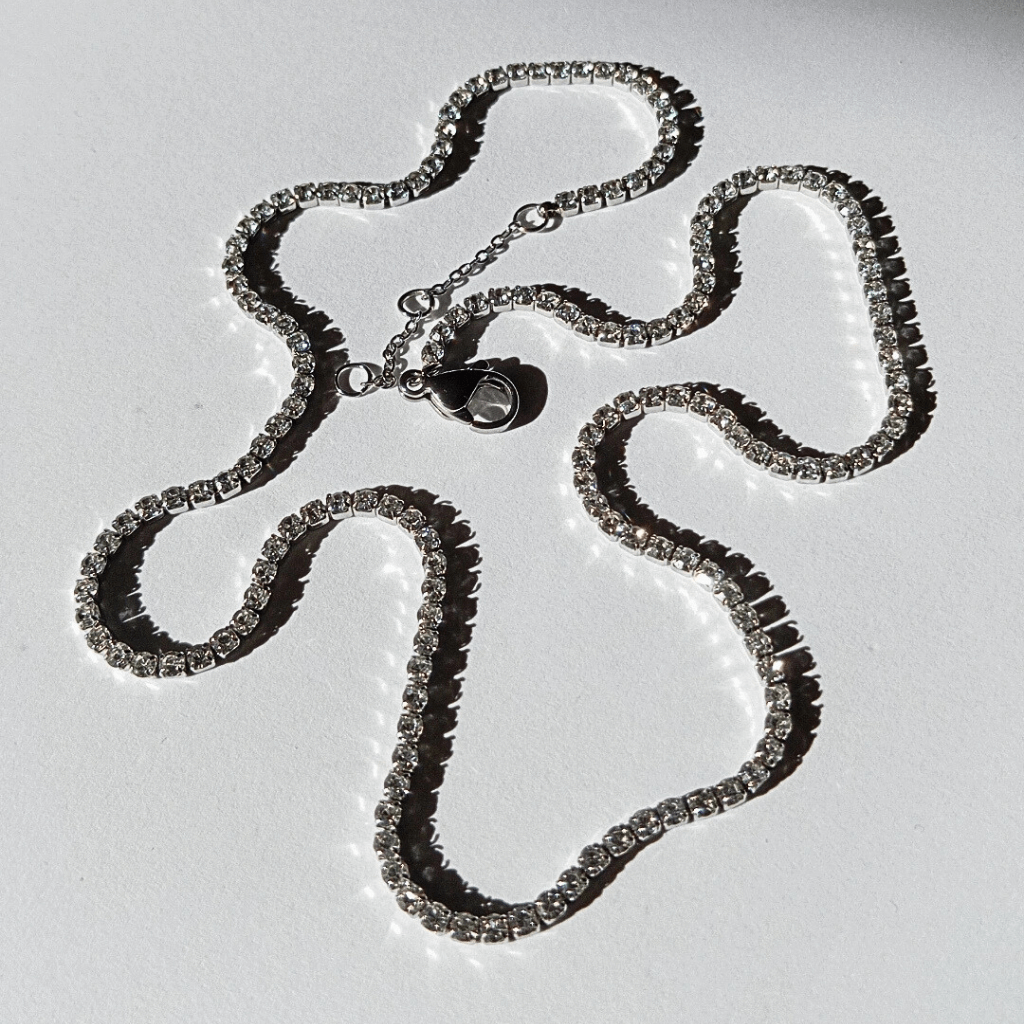 Collar Tipo Tenis con Mini Cristales y Acero Inoxidable Plateado de estilo simple Bello color gris acero y cristales de circones blancos de la joyeria de Acero hhedderich en España