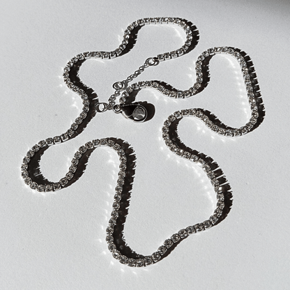 Collar Tipo Tenis con Mini Cristales y Acero Inoxidable Plateado de estilo simple Bello color gris acero y cristales de circones blancos de la joyeria de Acero hhedderich en España