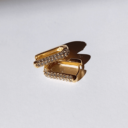 Finos Pendientes de Aro Rectangular con mini cristales En Acero De Titanio y baño de oro Diseñado para Mujer que ama la Joyería con diseño De Alta gama de hhedderich joyeria España-1