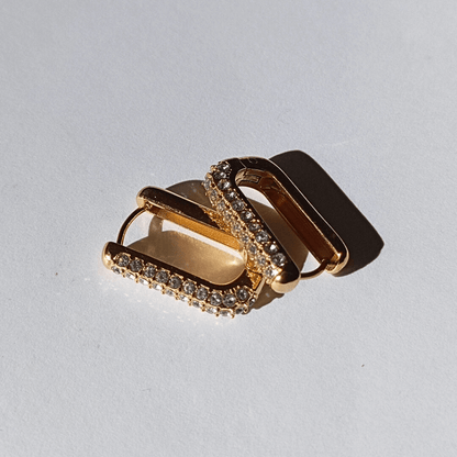 Finos Pendientes de Aro Rectangular con mini cristales En Acero De Titanio y baño de oro Diseñado para Mujer que ama la Joyería con diseño De Alta gama de hhedderich joyeria España -4