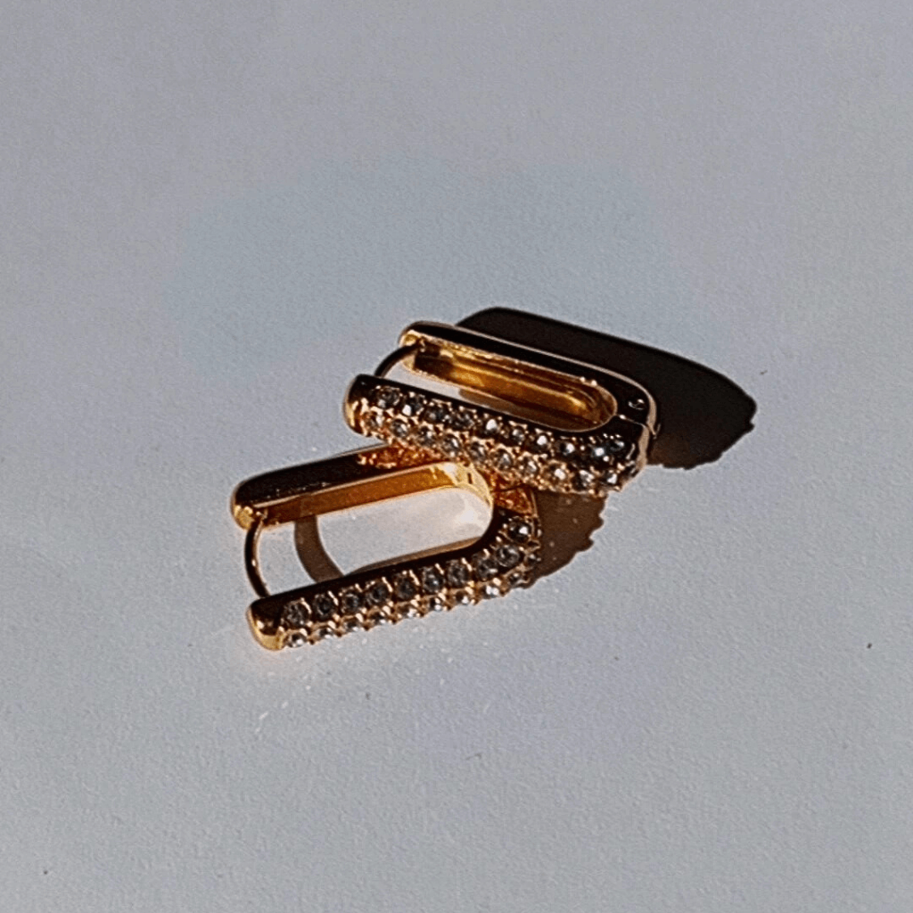 Finos Pendientes de Aro Rectangular con mini cristales En Acero De Titanio y baño de oro Diseñado para Mujer que ama la Joyería con diseño De Alta gama de hhedderich joyeria España-2