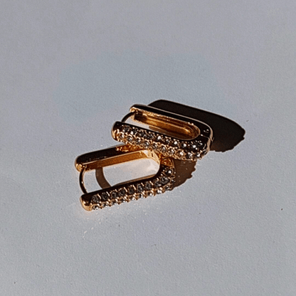 Finos Pendientes de Aro Rectangular con mini cristales En Acero De Titanio y baño de oro Diseñado para Mujer que ama la Joyería con diseño De Alta gama de hhedderich joyeria España-2