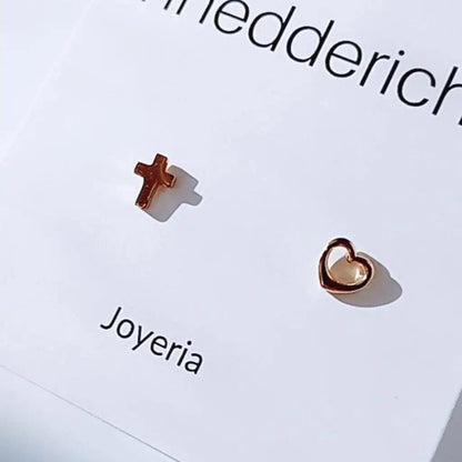 Pendientes desiguales cruz corazon hhedderich.com   ¡Embárcate en una aventura de moda con nuestros pendientes desiguales cruz corazón! Con un estilo atrevido y único, estos pendientes demuestran tu amor por la moda arriesgada. Los detalles de la cruz y el corazón te hacen destacar y revelan tu espíritu arriesgado. ¡Haz una declaración atrevida con estos pendientes!