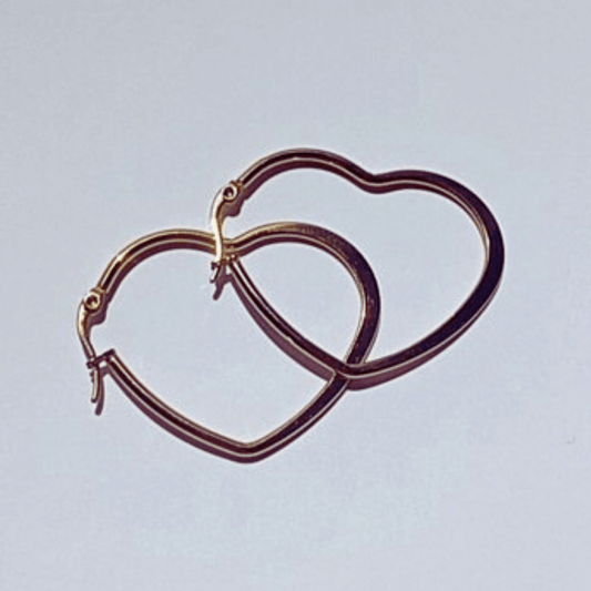 Imagen de Aros Pendientes Corazón Love Oro de hhedderich.com en fondo blanco
