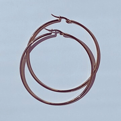 Foto de Pendientes De Aro Hilo Fino Oro Acero 6cm fondo blanco